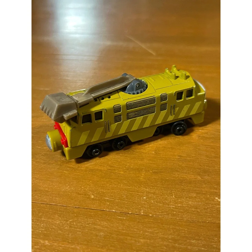 Thomas & Friends Take-n-Play Diesel 10 Die-Cast Metal Magnetic‎ Engine Train Toy